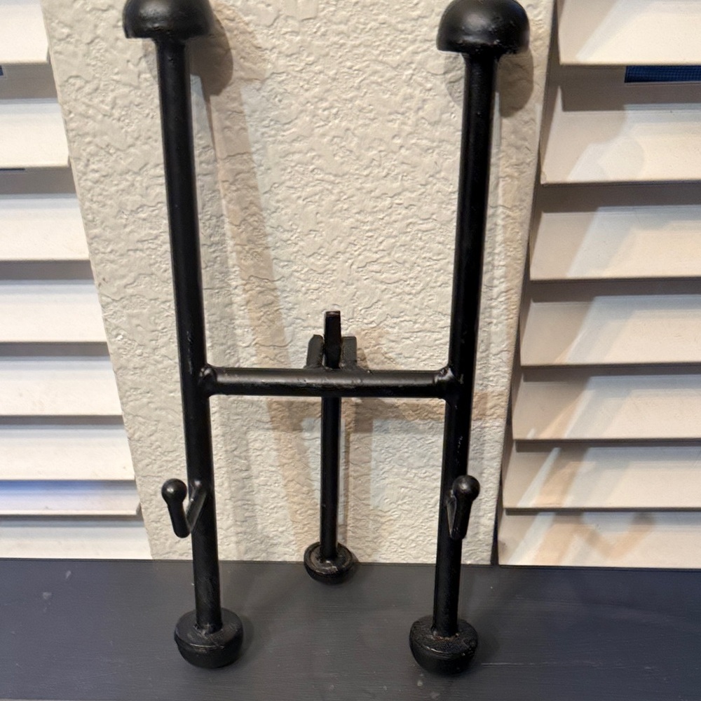 Vintage Forged Iron Display Easel - Picture 5 of 5